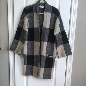 Chic Plaid Cape - Black and Tan